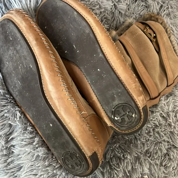 Tory Burch fur moccasin boots 9 tan suede leather straps genuine rabbit WOW 🐇