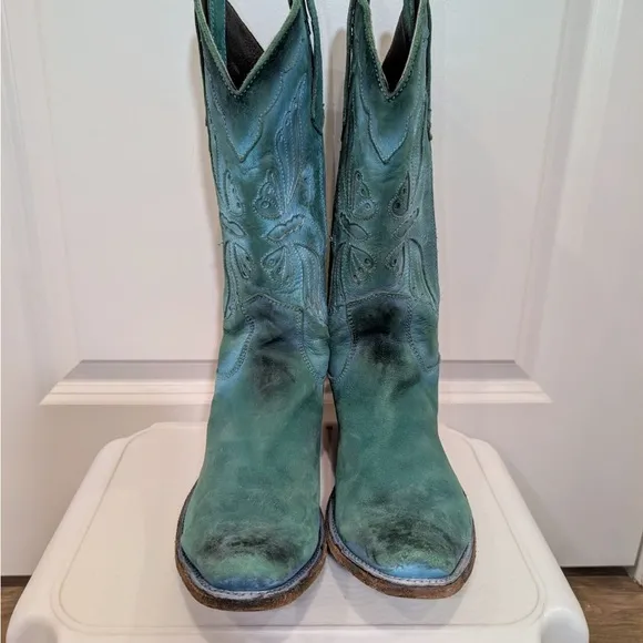 Turquoise Distressed women’s Leather Western Boots - Sundance - 8 1/2 M