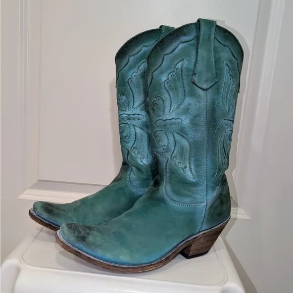 Turquoise Distressed women’s Leather Western Boots - Sundance - 8 1/2 M