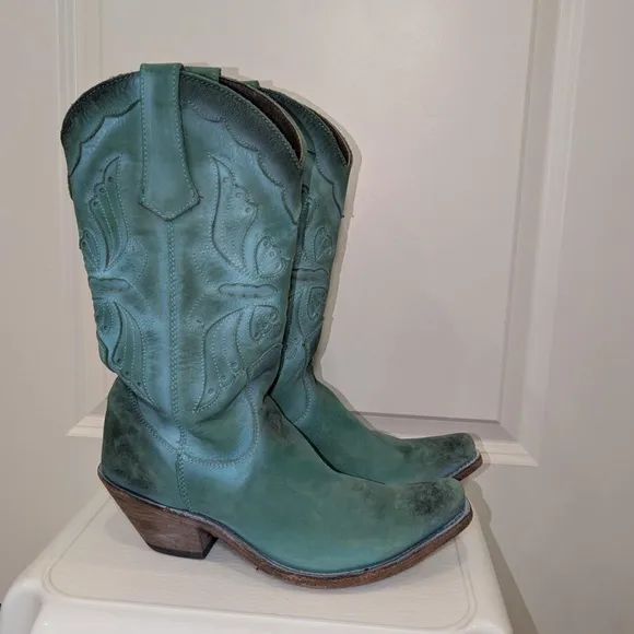 Turquoise Distressed women’s Leather Western Boots - Sundance - 8 1/2 M