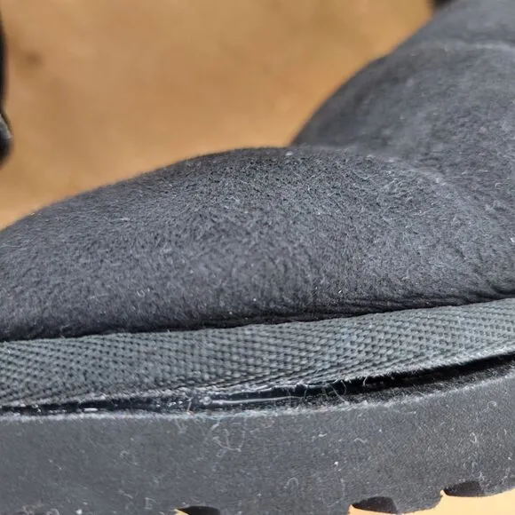 UGG 5825 Classic Short Sheepskin Boots Black Women's Size 9