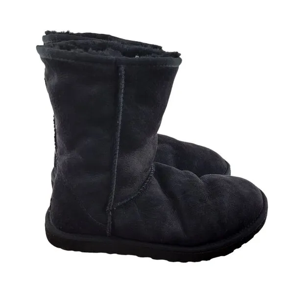 UGG 5825 Classic Short Sheepskin Boots Black Women's Size 9