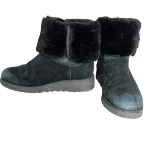 UGG Amie Classic Slim Black Slim Black Suede Short Boots Women’s Size 7.5