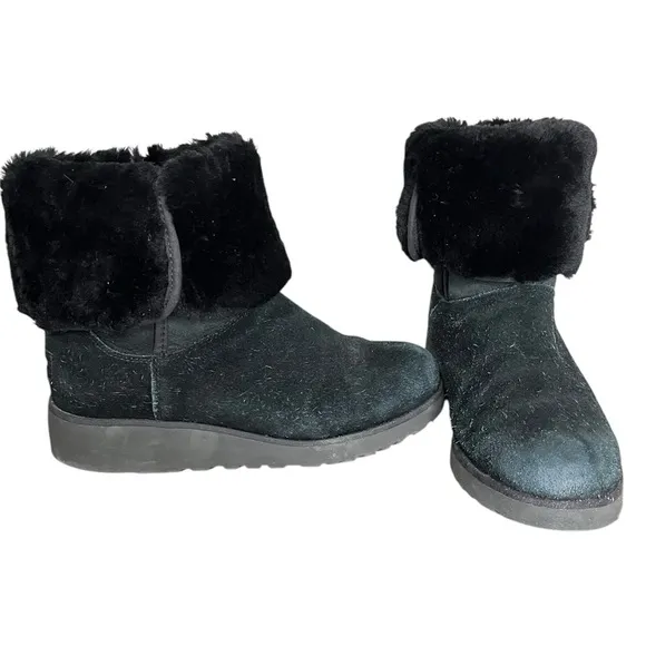 UGG Amie Classic Slim Black Slim Black Suede Short Boots Women’s Size 7.5