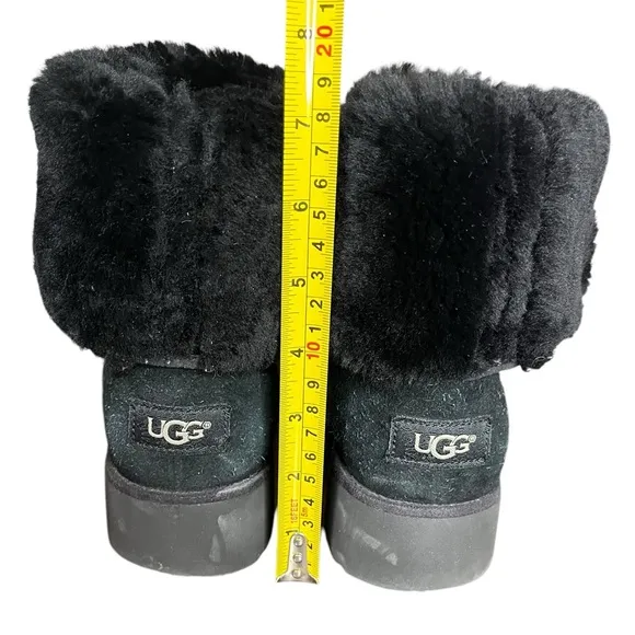 UGG Amie Classic Slim Black Slim Black Suede Short Boots Women’s Size 7.5