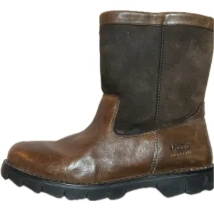 Ugg Australia Beacon Leather Heavy Duty Sherpa lined boots. 11/44.5