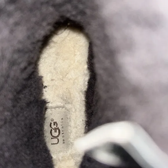 Ugg Australia Beacon Leather Heavy Duty Sherpa lined boots. 11/44.5
