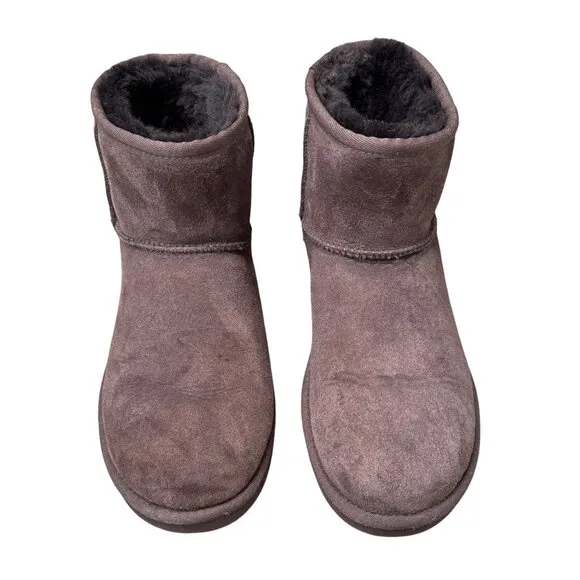 UGG AUSTRALIA Classic Mini II Boots Womens 8 39 Chocolate Brown Sheepskin Boot