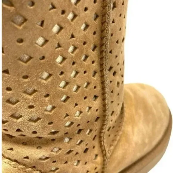 UGG Australia Classic Short Flora Perf Brown Suede Boots - Size 7