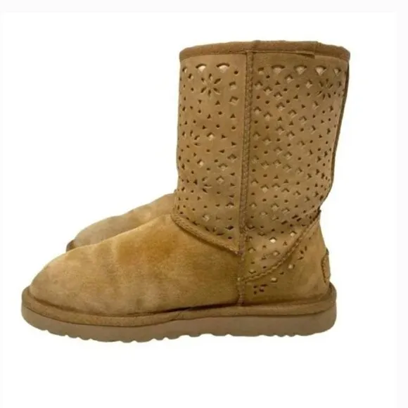 UGG Australia Classic Short Flora Perf Brown Suede Boots - Size 7