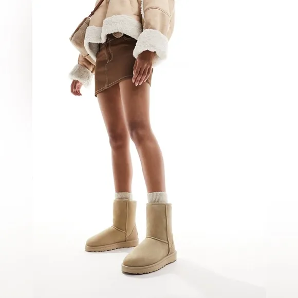 UGG Australia Classic Short II Men’s Boot in Sand