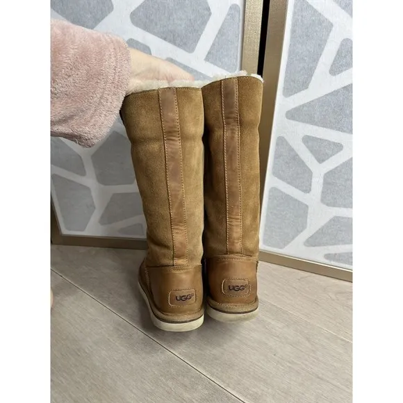 UGG Australia Classic Tall SONOMA Chestnut Leather suede  Boots fur wool 7
