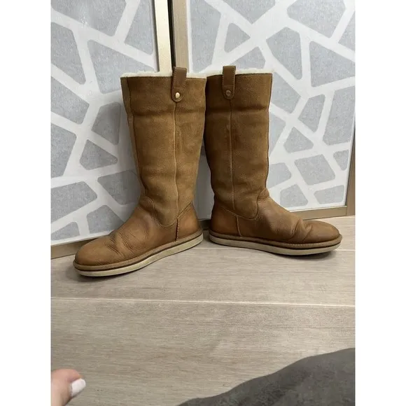 UGG Australia Classic Tall SONOMA Chestnut Leather suede  Boots fur wool 7