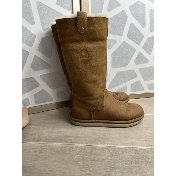 UGG Australia Classic Tall SONOMA Chestnut Leather suede  Boots fur wool 7