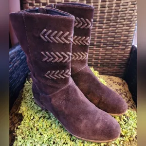 UGG AUSTRALIA Dark Chocolate Suede Leather Laced Front Zips Low Heels Cozy Boots