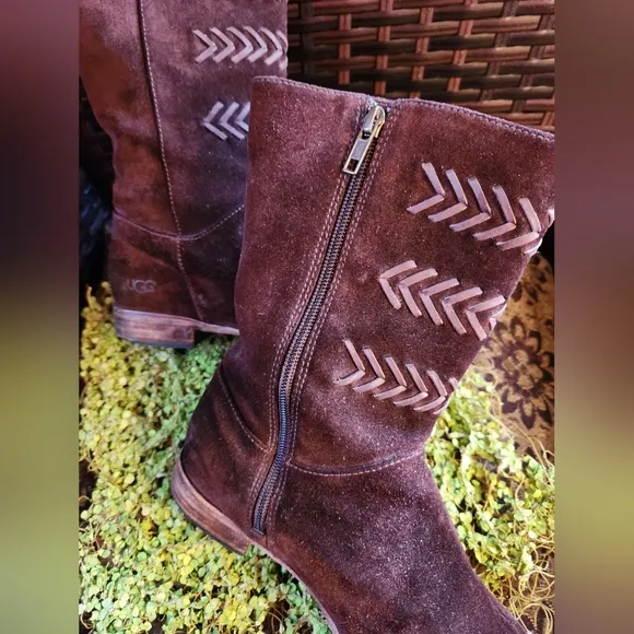 UGG AUSTRALIA Dark Chocolate Suede Leather Laced Front Zips Low Heels Cozy Boots