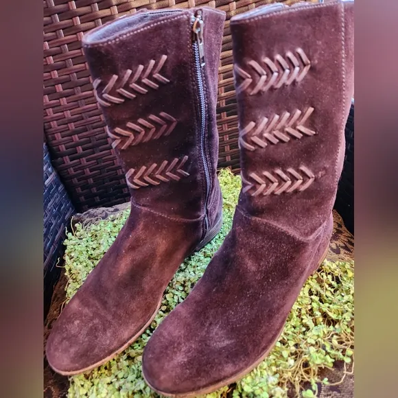 UGG AUSTRALIA Dark Chocolate Suede Leather Laced Front Zips Low Heels Cozy Boots