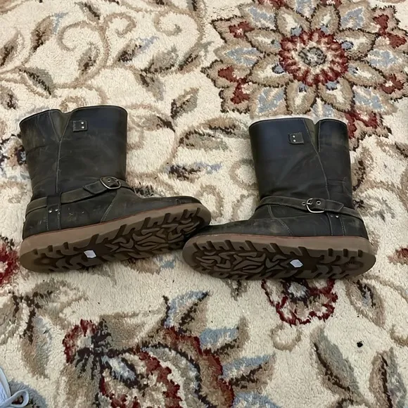 UGG Australia Green Boots Size 7