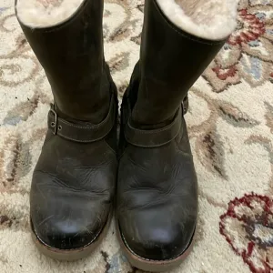 UGG Australia Green Boots Size 7