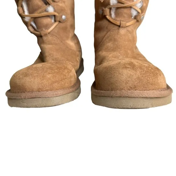 UGG Australia Montclair 1892 Chestnut Lace Up Boots. Size 7
