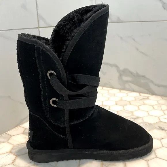 UGG Australia Short Roxy Nomad Lace Up Black Suede Leather Boots Women’s Size 11