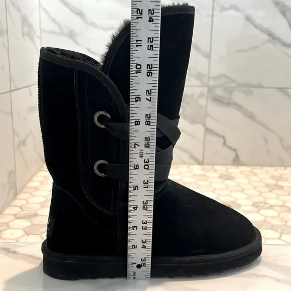UGG Australia Short Roxy Nomad Lace Up Black Suede Leather Boots Women’s Size 11