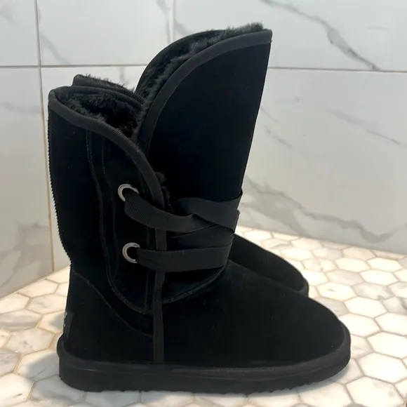 UGG Australia Short Roxy Nomad Lace Up Black Suede Leather Boots Women’s Size 11
