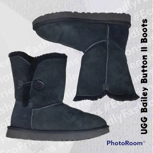 UGG Australia Women's Black Classic Bailey Short Button II Boots Size US 7