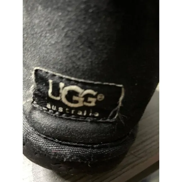 UGG Australia Womens Classic Short Black Boots Size 9w
