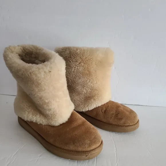 UGG AUSTRALIA Women's Shearling Boots - Tan SZ.7