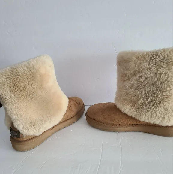 UGG AUSTRALIA Women's Shearling Boots - Tan SZ.7
