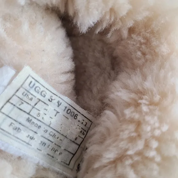 UGG AUSTRALIA Women's Shearling Boots - Tan SZ.7