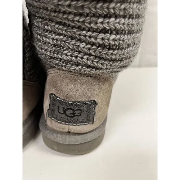 UGG Australia Womens Classic Cardy Boots Gray Wool Knit Big Button Tall Size 7