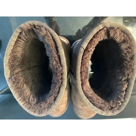 UGG Australia Women's Classic Short II Sheepskin Boots Chocolate Brown SZ 7