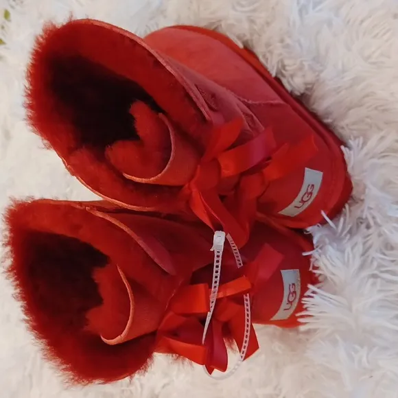 UGG® AUTHENTIC UGG BIG GIRLS BAILEY II BOW COZY WINTER BOOT $150 WOMEN CAN WEAR
