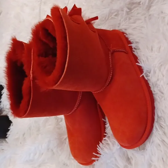 UGG® AUTHENTIC UGG BIG GIRLS BAILEY II BOW COZY WINTER BOOT $150 WOMEN CAN WEAR