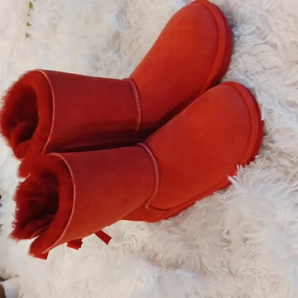 UGG® AUTHENTIC UGG BIG GIRLS BAILEY II BOW COZY WINTER BOOT $150 WOMEN CAN WEAR