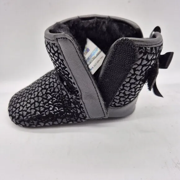 Ugg Baby  Booties Size 4 5 Black Hearts Cozy