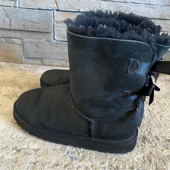 Ugg Bailey Bow II Black Short Boots Sheepskin Lined Suede Leather: 4