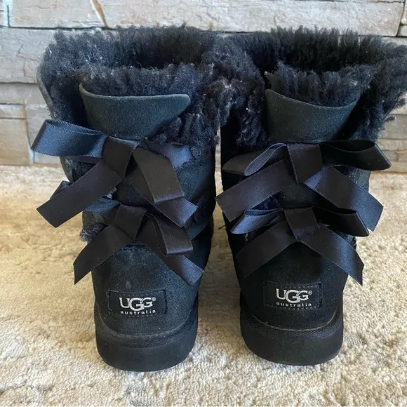 Ugg Bailey Bow II Black Short Boots Sheepskin Lined Suede Leather: 4