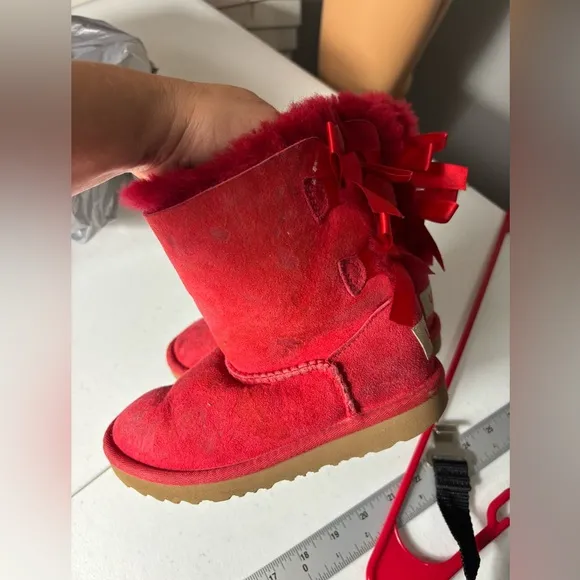 UGG Bailey Bow II Red Ribbon Suede Fur Short Boots  Kid Girl 11
