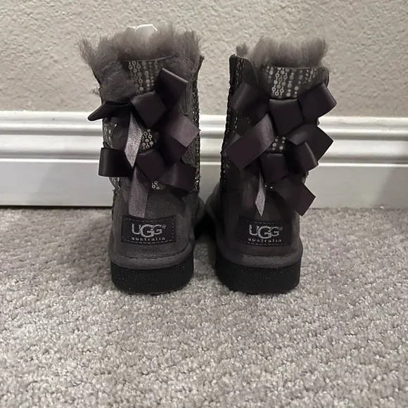Ugg Bailey Bow II Toddler Fur-Lined Boots Size 7