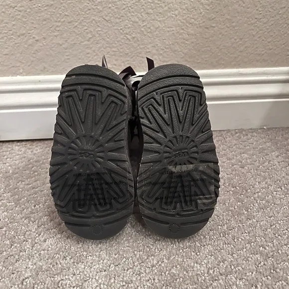 Ugg Bailey Bow II Toddler Fur-Lined Boots Size 7