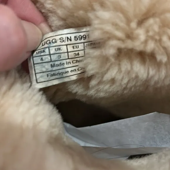 UGG Bailey Button Brown Short Sheepskin Boots