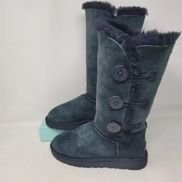 UGG Bailey Button Triplet II Black Suede Fur Boots Womens Size 8 Worn Once 99 %