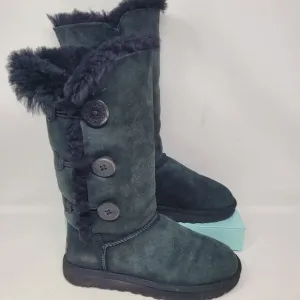 UGG Bailey Button Triplet II Black Suede Fur Boots Womens Size 8 Worn Once 99 %