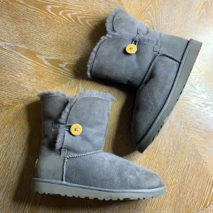 UGG Bailey Grey One Button Short Boots 6