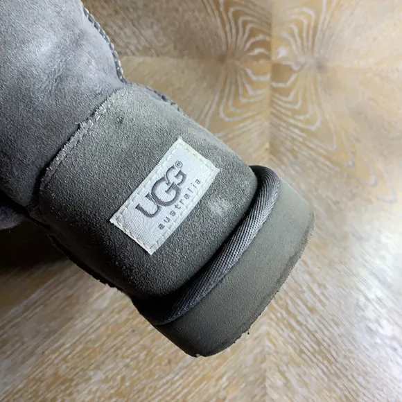 UGG Bailey Grey One Button Short Boots 6