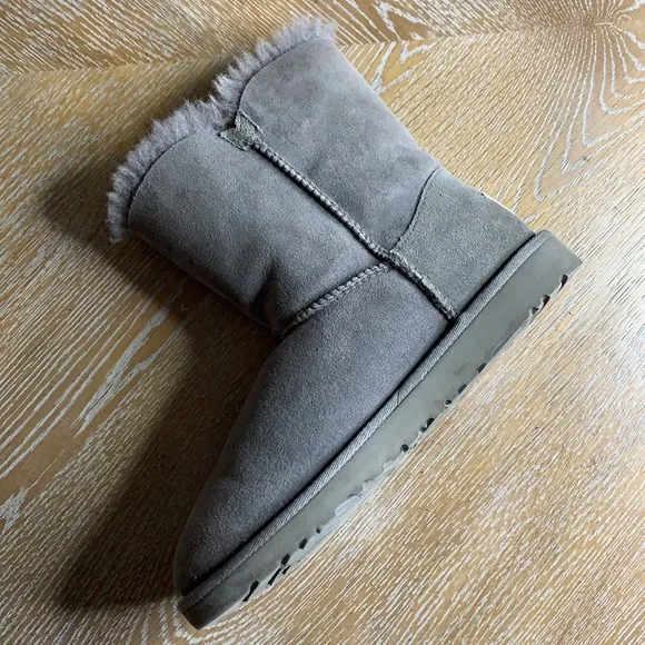 UGG Bailey Grey One Button Short Boots 6