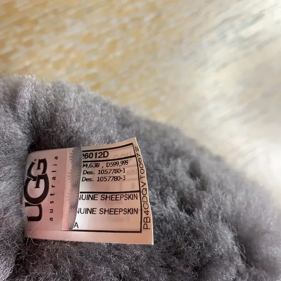 UGG Bailey Grey One Button Short Boots 6